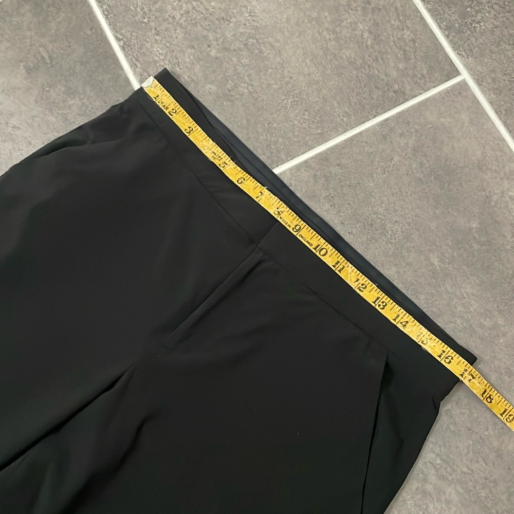 Athleta Tribeca Wide leg Cropped Pant Black
Size 10 - Picture 13 of 13